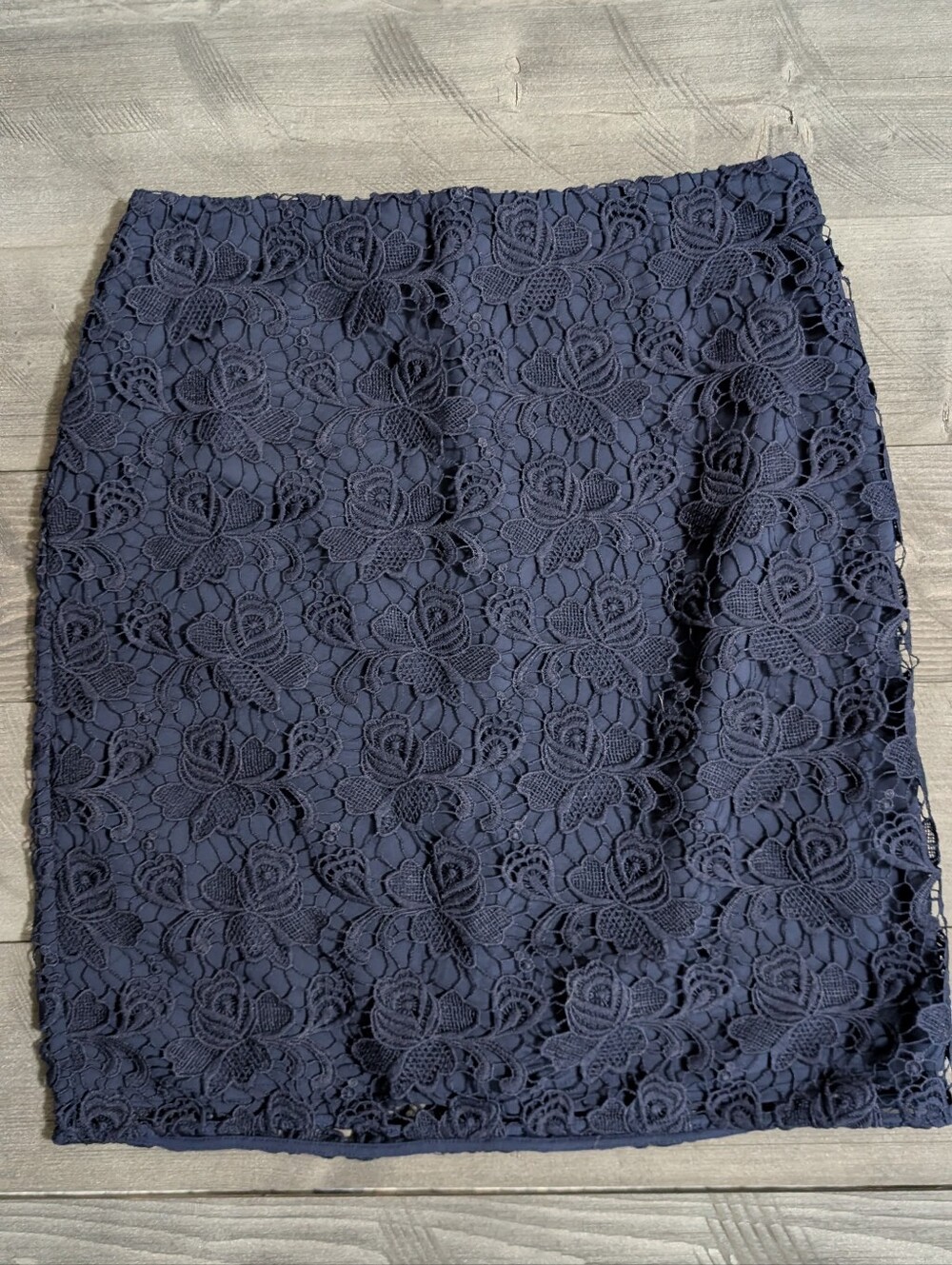 Banana Republic Navy Floral Lace Pencil Skirt Size 4